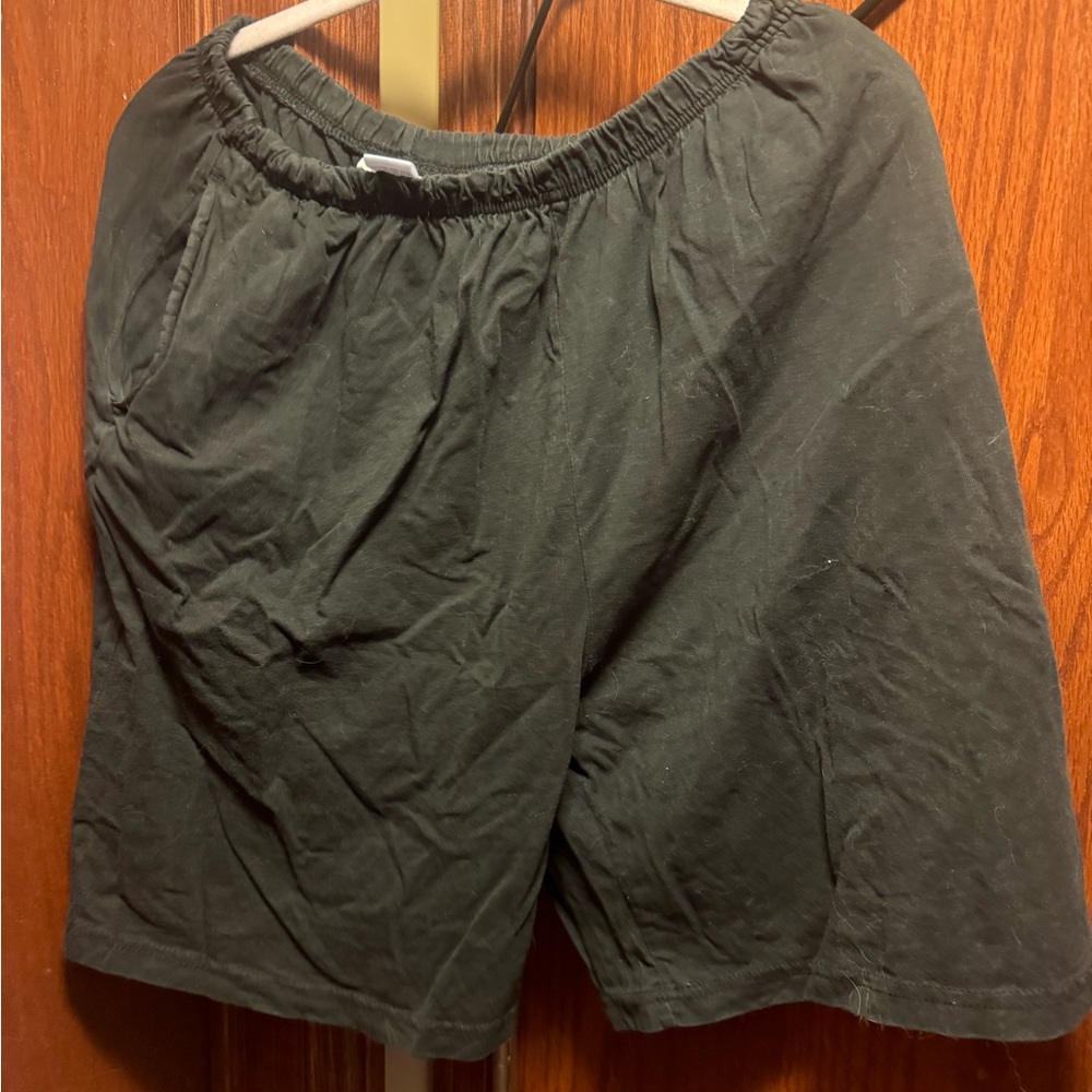 - Black knit shorts size L